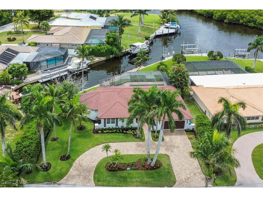 2105 Sheepshead Drive Naples FL 34102 225069719 image1