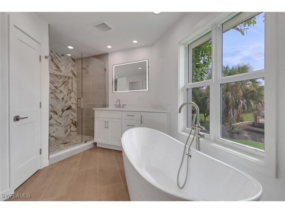 2105 Sheepshead Drive Naples FL 34102 225069719 image18