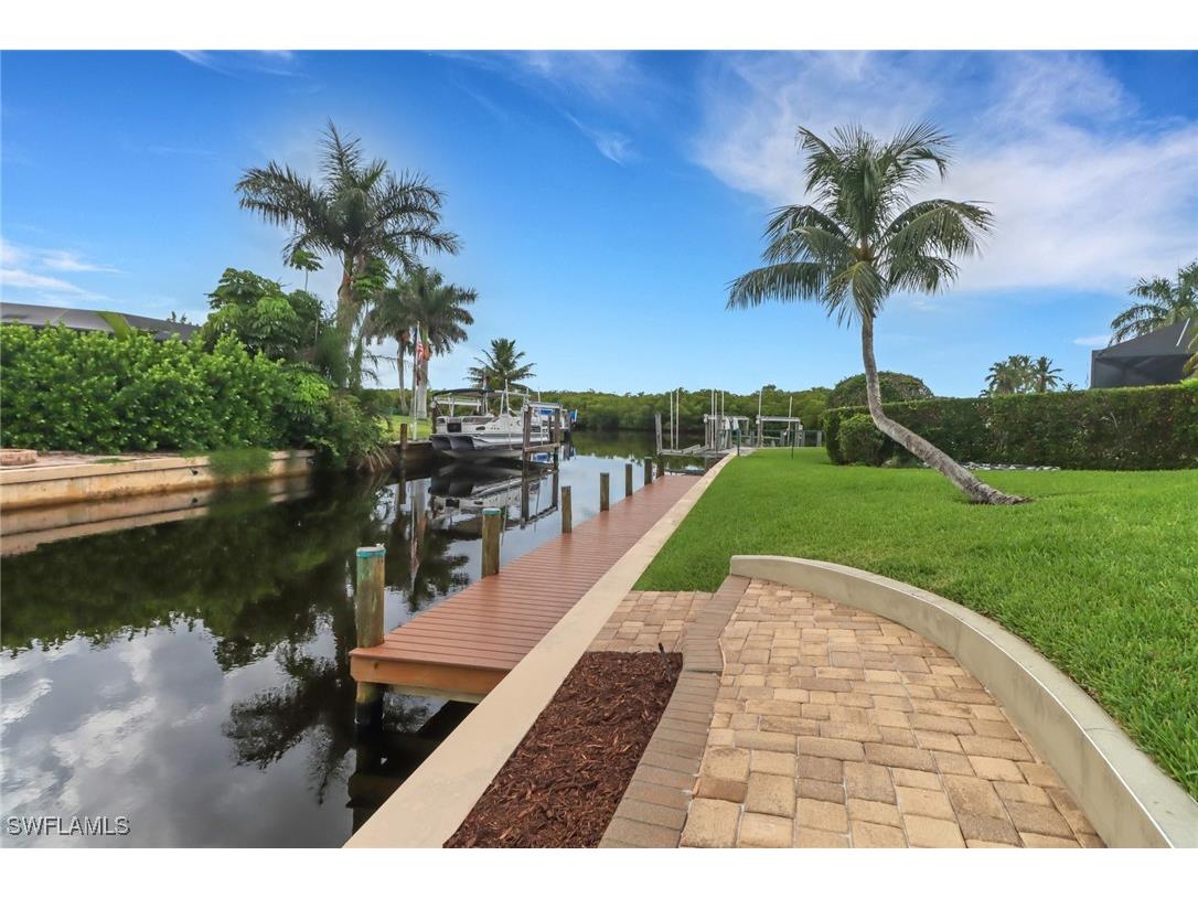 2105 Sheepshead Drive Naples FL 34102 225069719 image3