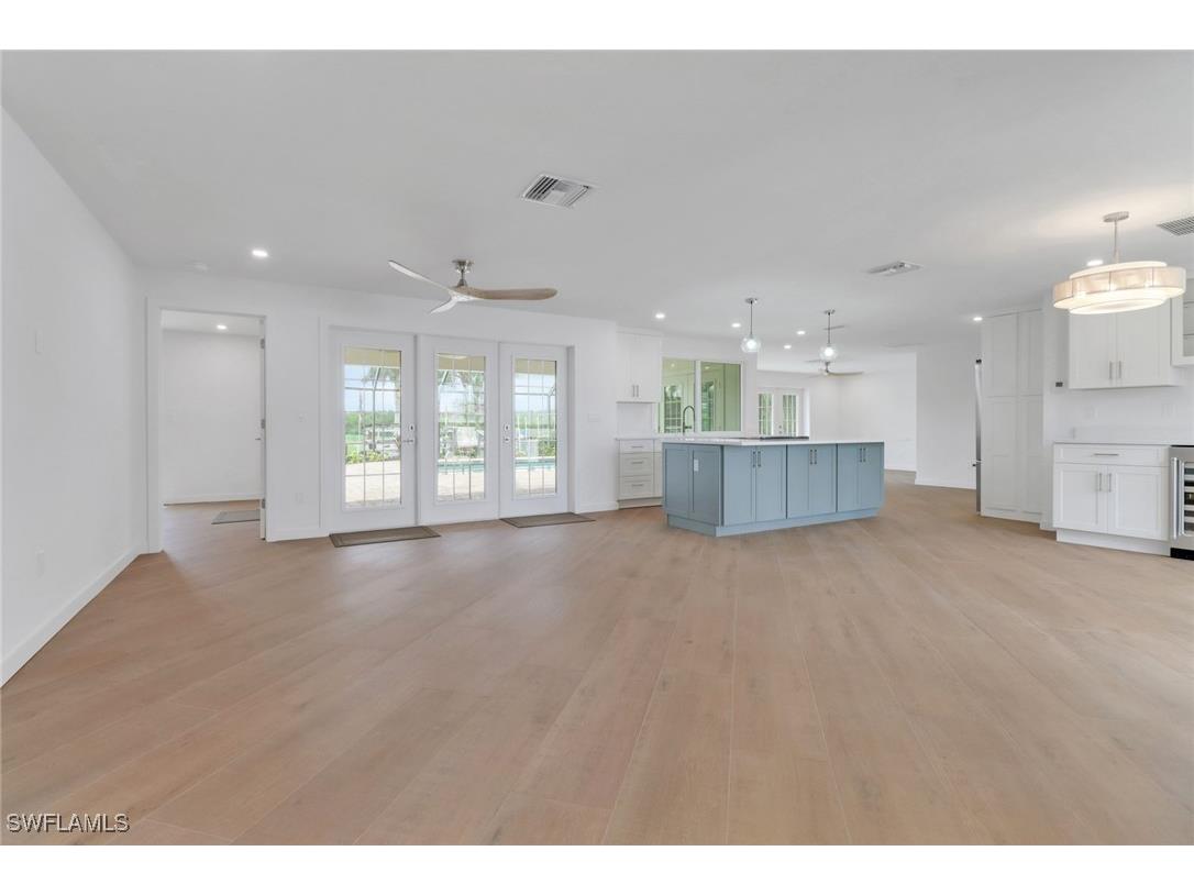 2105 Sheepshead Drive Naples FL 34102 225069719 image5