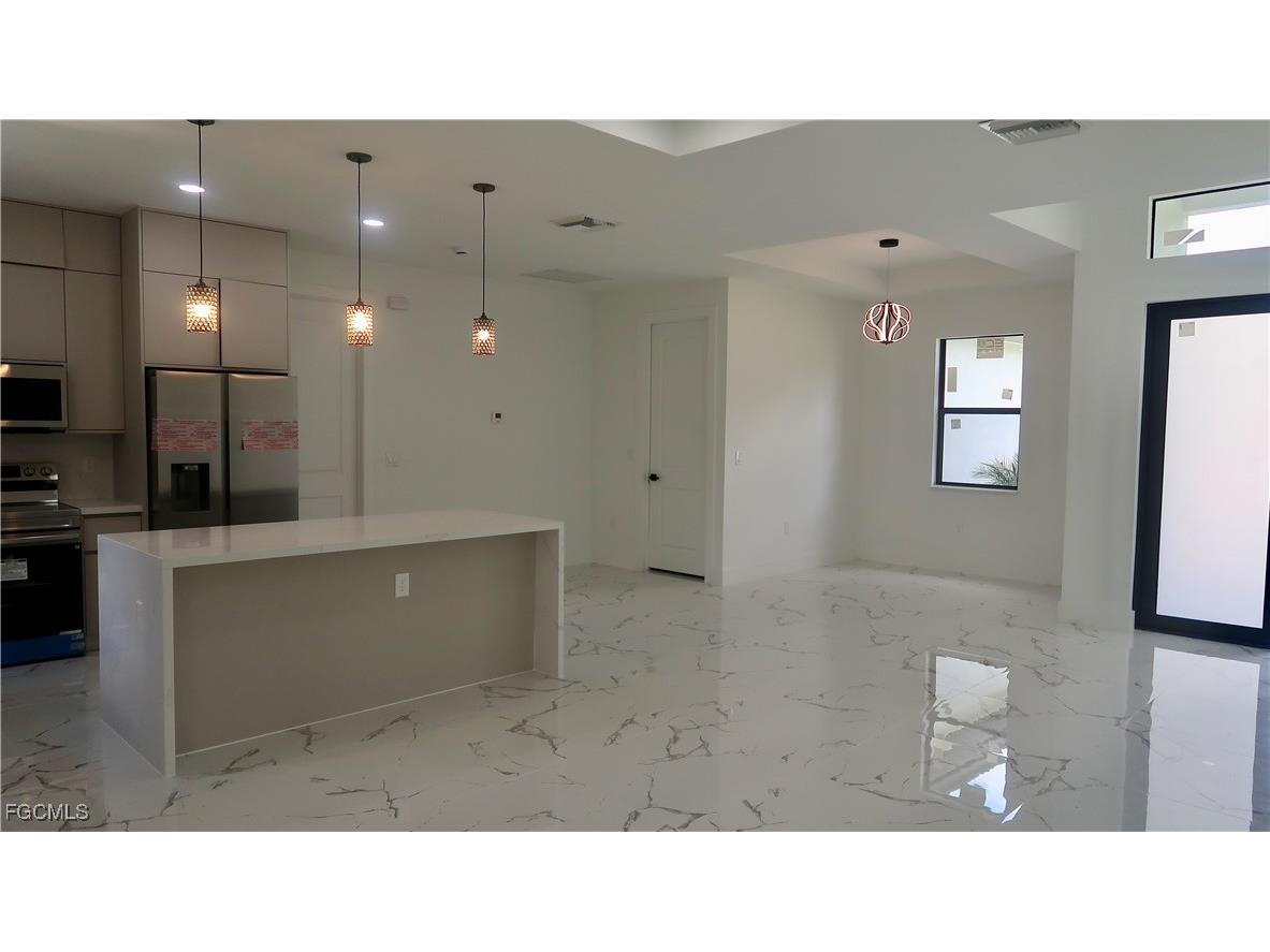 2106 E 13th Street Lehigh Acres FL 33972 2025012501 image5