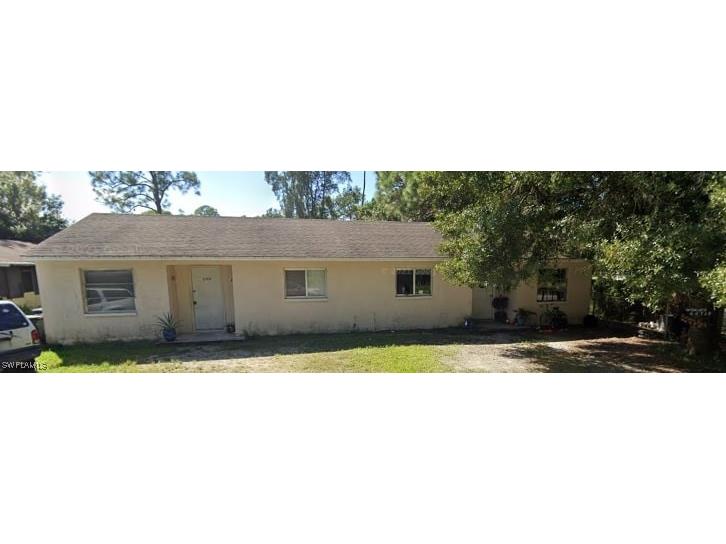 2107/2109 Eloise Circle North Fort Myers FL 33917 225040235 image1