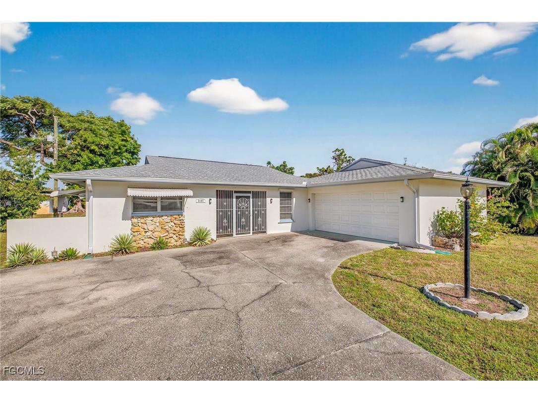 2107 Burton Avenue Fort Myers FL 33907 2025025886 image1