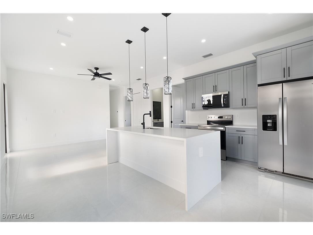 2107 E 13th Street Lehigh Acres FL 33972 226001855 image5