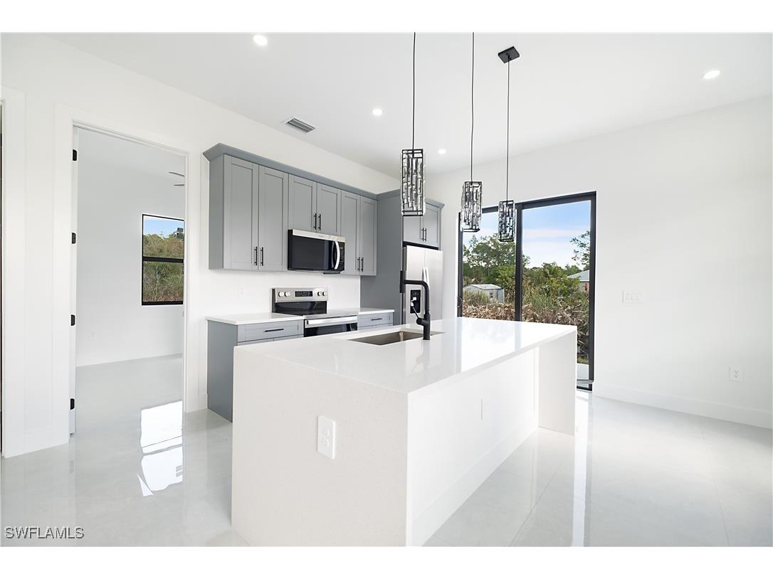 2107 E 13th Street Lehigh Acres FL 33972 226001855 image6