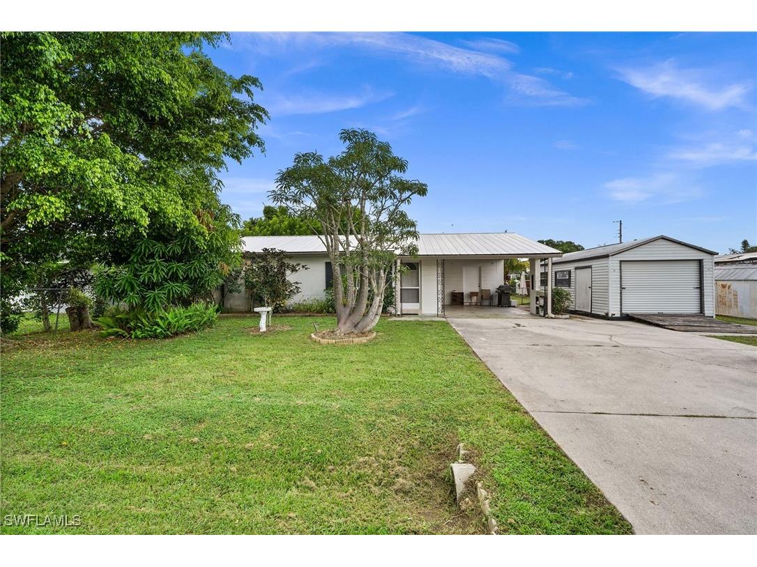 2107 Parker Avenue Fort Myers FL 33905 224063283 image1