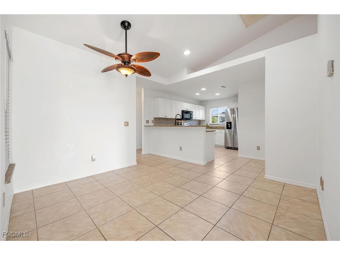 2107 SW 12th Terrace Cape Coral FL 33991 2025017950 image10