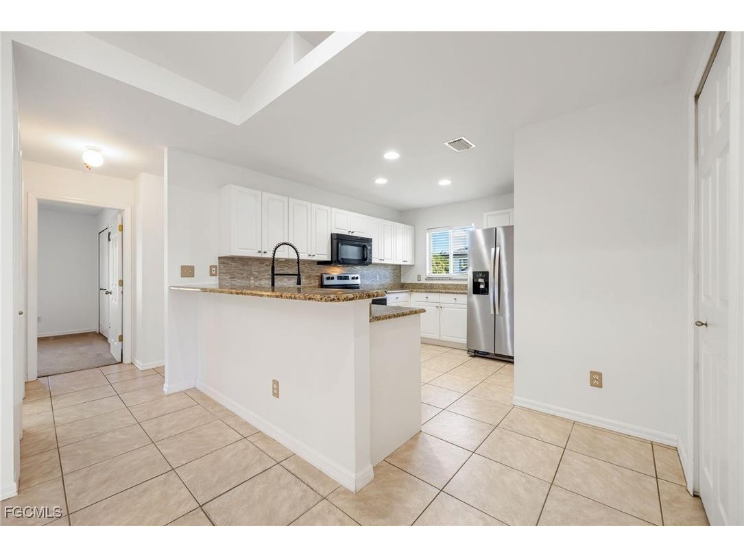 2107 SW 12th Terrace Cape Coral FL 33991 2025017950 image12