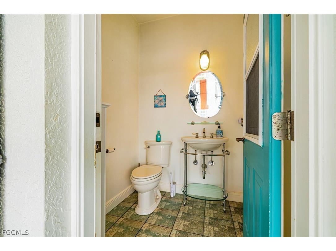 2107 Saint Croix Avenue Fort Myers FL 33905 2026010228 image33