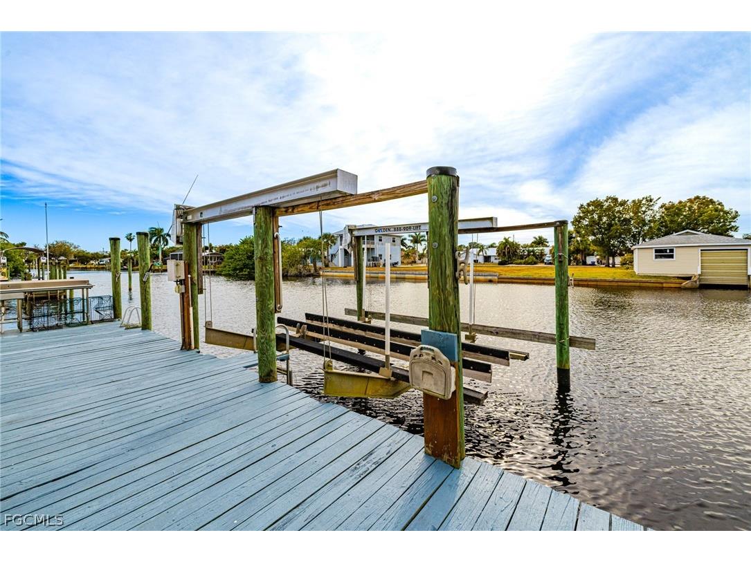 2107 Saint Croix Avenue Fort Myers FL 33905 2026010228 image40