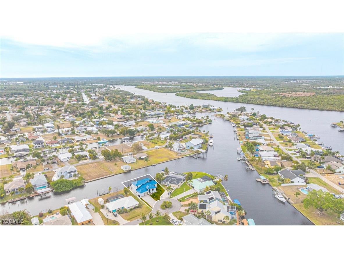 2107 Saint Croix Avenue Fort Myers FL 33905 2026010228 image5