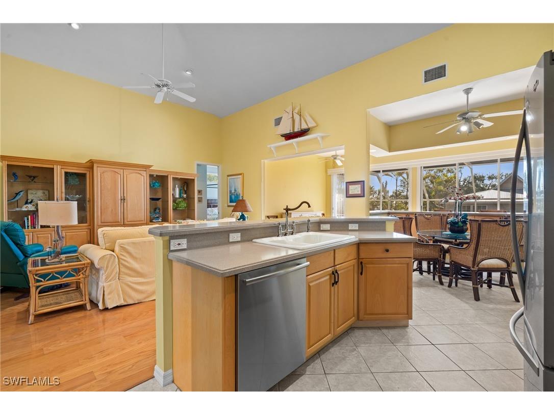 21075 Saint Peters Drive S Fort Myers Beach FL 33931 225078057 image8