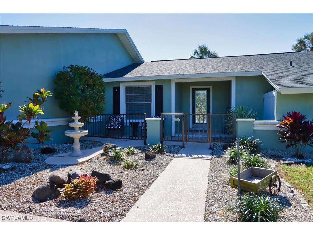 2108 Lochmoor Circle North Fort Myers FL 33903 224001188 image1