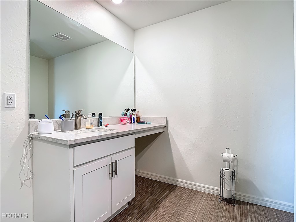 2108 NW 2nd Place Cape Coral FL 33993 2025007811 image33