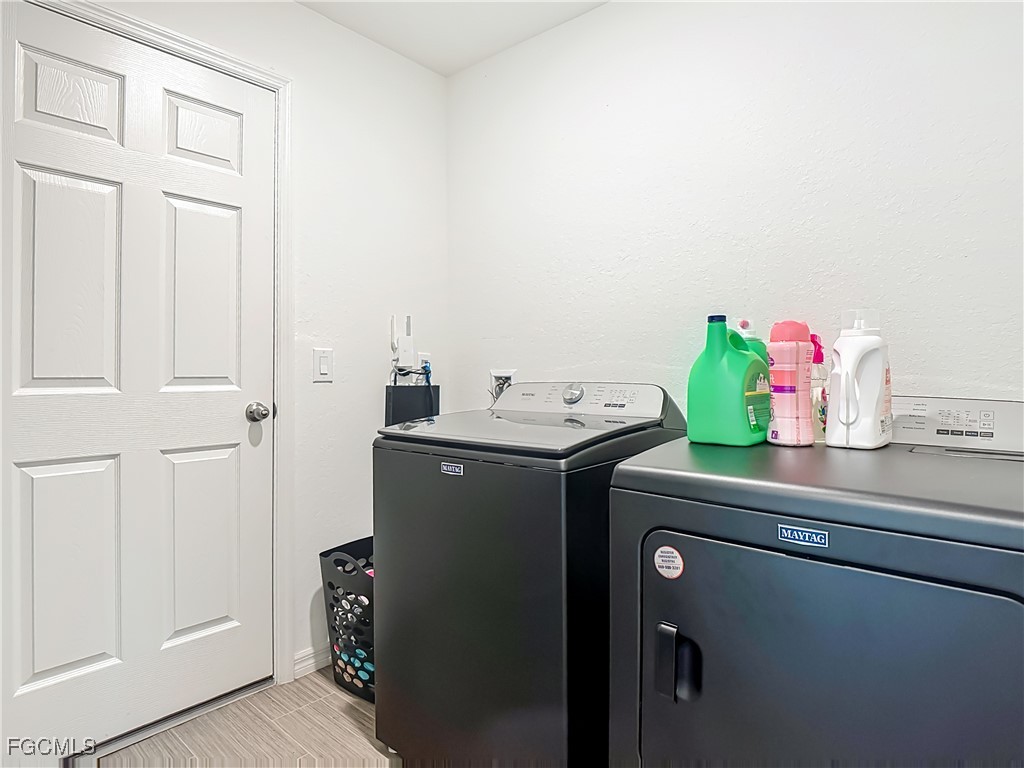 2108 NW 2nd Place Cape Coral FL 33993 2025007811 image38