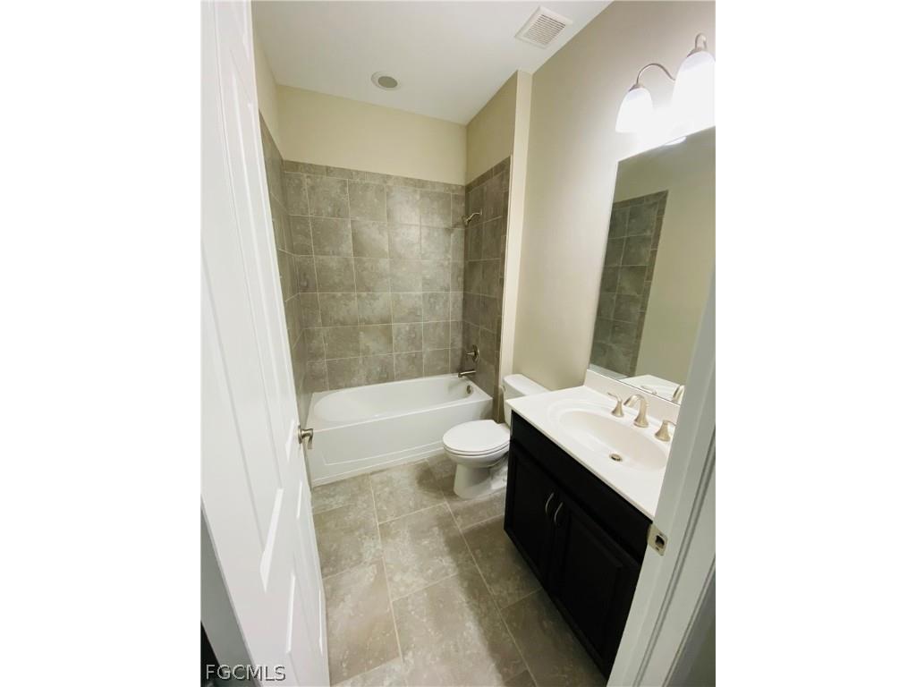 2108 SW 28th Terrace Cape Coral FL 33914 2026007552 image5