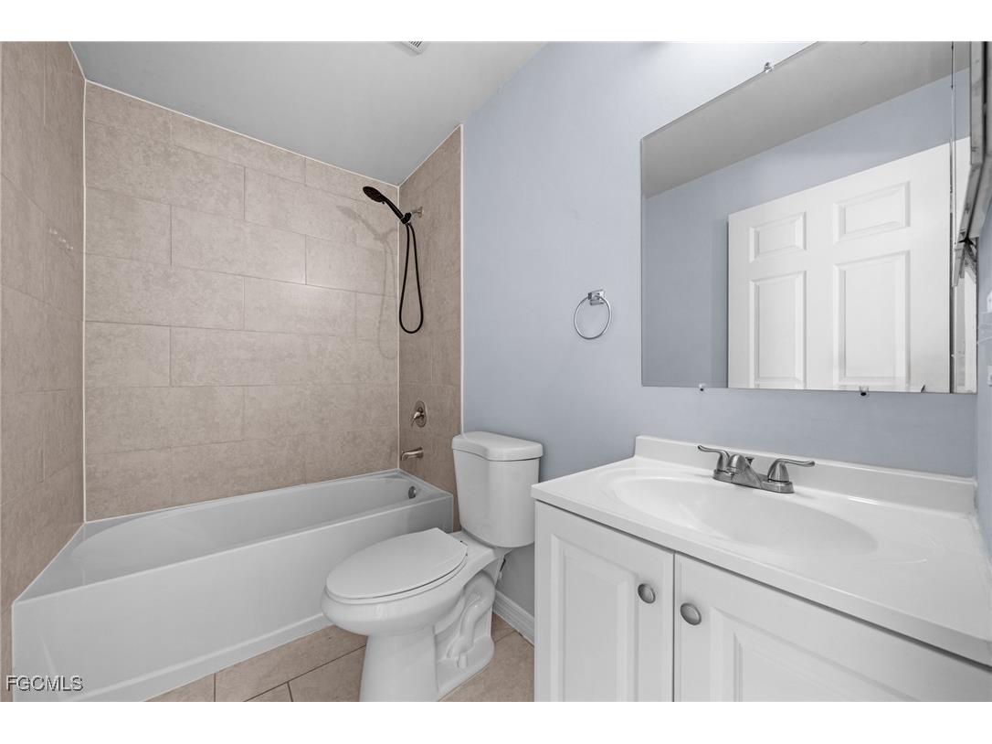 2109-2111 Chiquita Boulevard S Cape Coral FL 33991 2025021852 image10