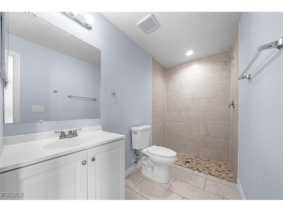 2109-2111 Chiquita Boulevard S Cape Coral FL 33991 2025021852 image12