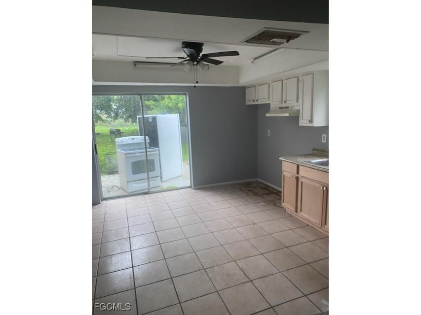 2109 Eloise Circle North Fort Myers FL 33917 2025012626 image4