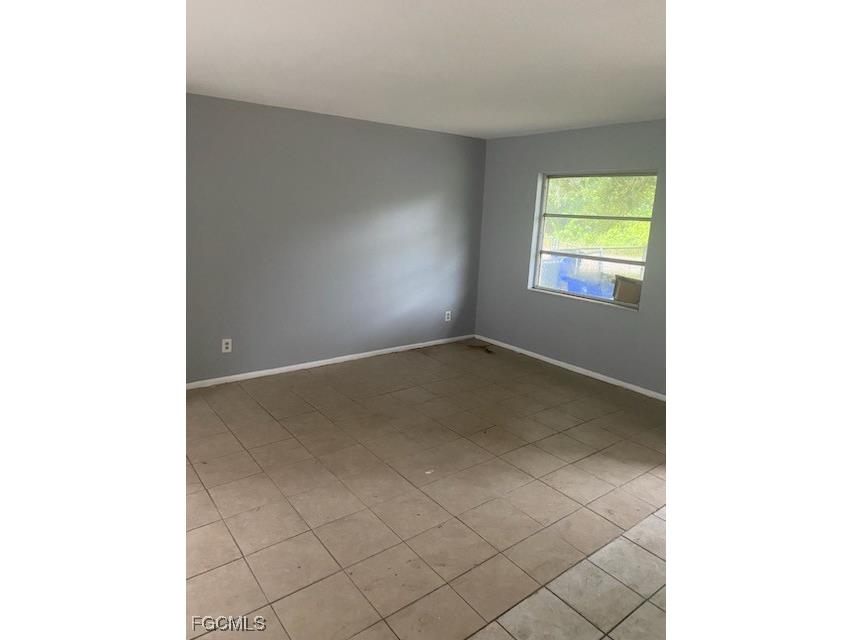 2109 Eloise Circle North Fort Myers FL 33917 2025012626 image5
