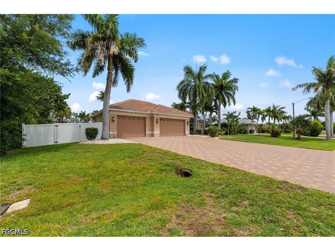 2109 SW 47th Terrace Cape Coral FL 33914 2026017659 image2