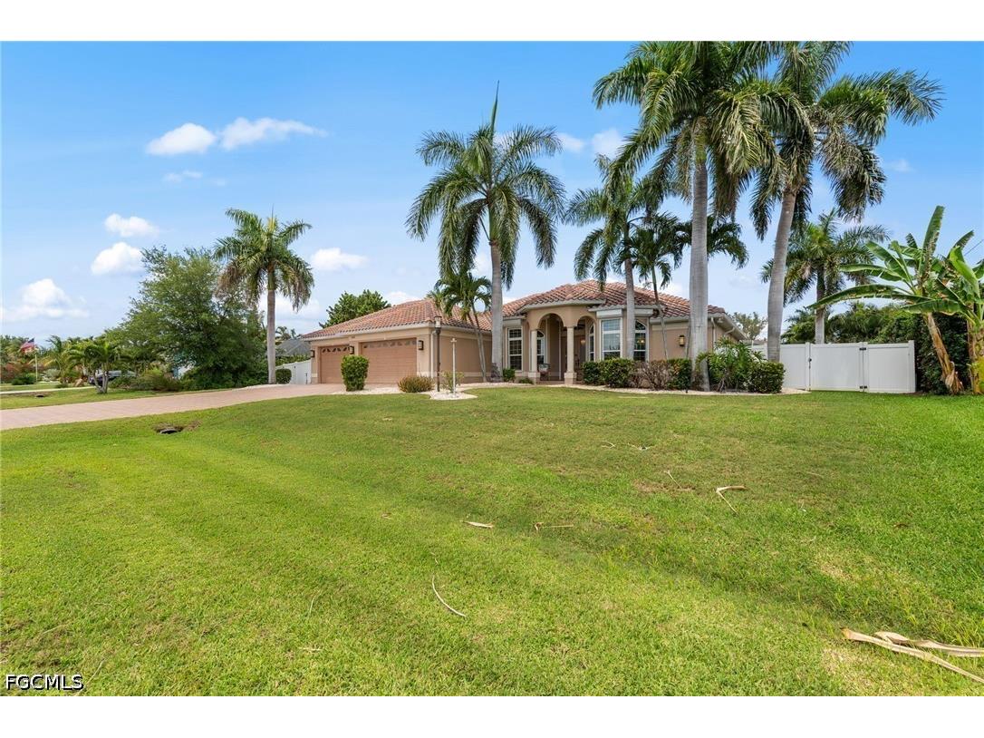 2109 SW 47th Terrace Cape Coral FL 33914 2026017659 image3