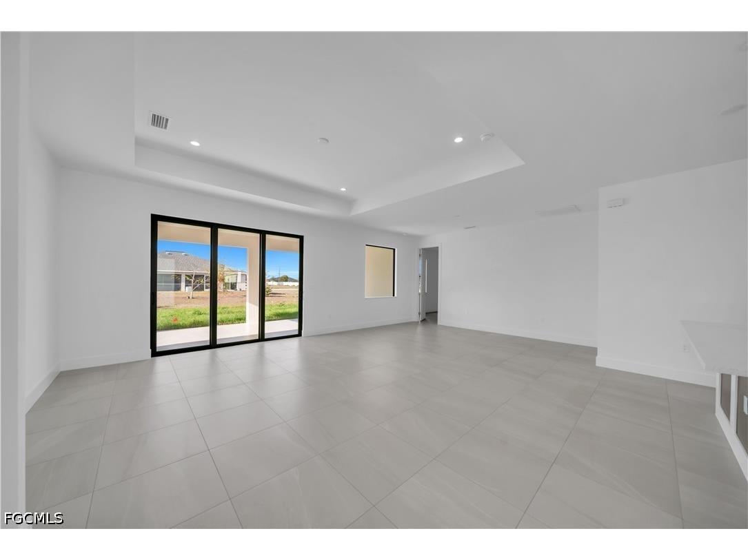 211 NE 15th Terrace Cape Coral FL 33909 2026016188 image20