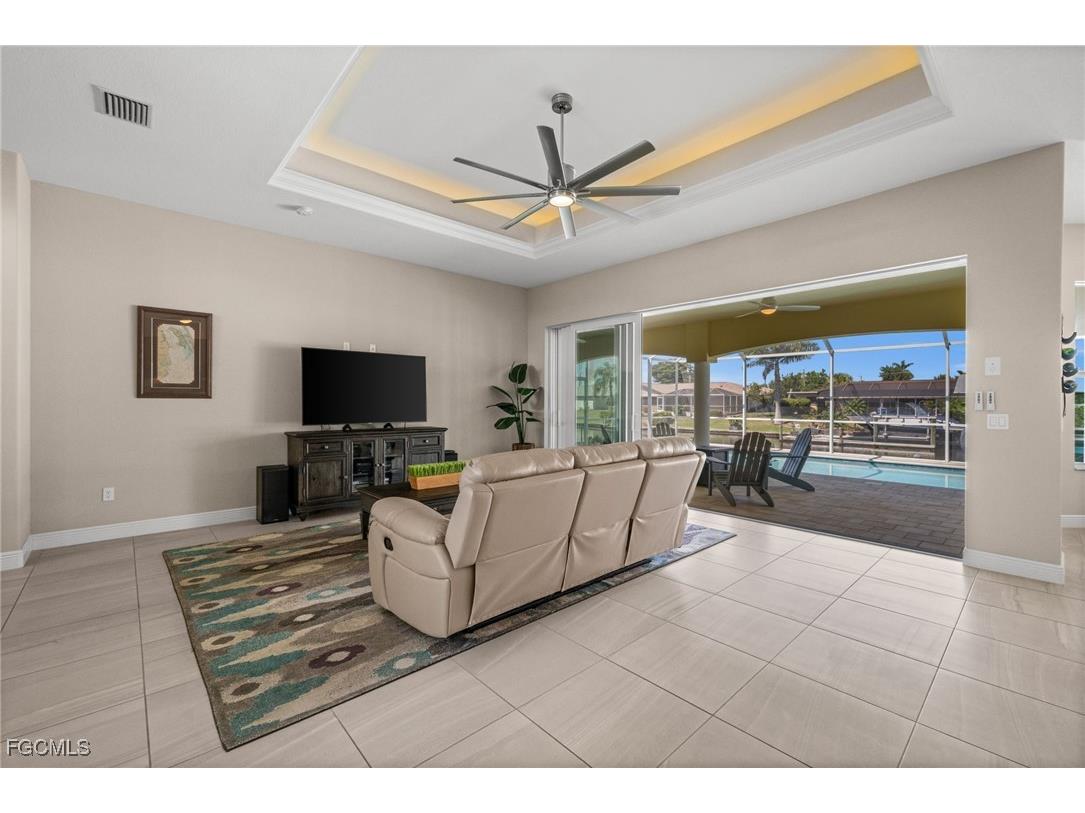 211 SE 37th Lane Cape Coral FL 33904 2025014084 image17