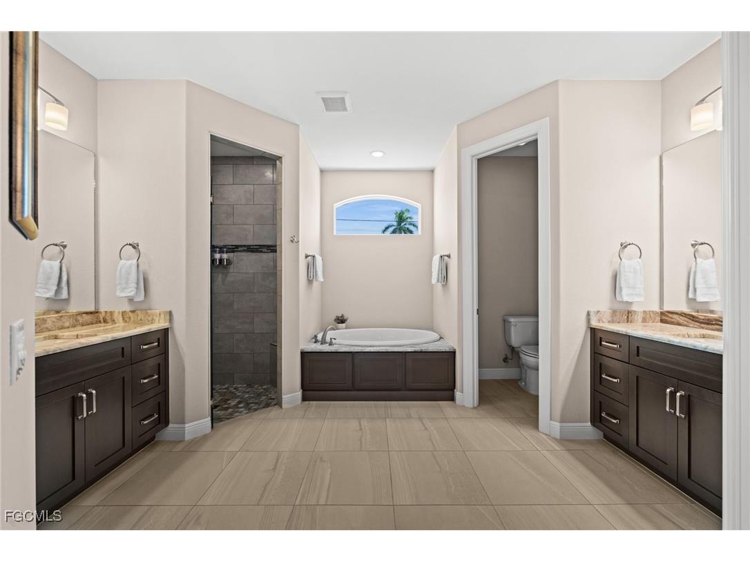 211 SE 37th Lane Cape Coral FL 33904 2025014084 image22