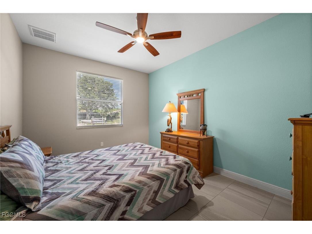 211 SE 37th Lane Cape Coral FL 33904 2025014084 image25