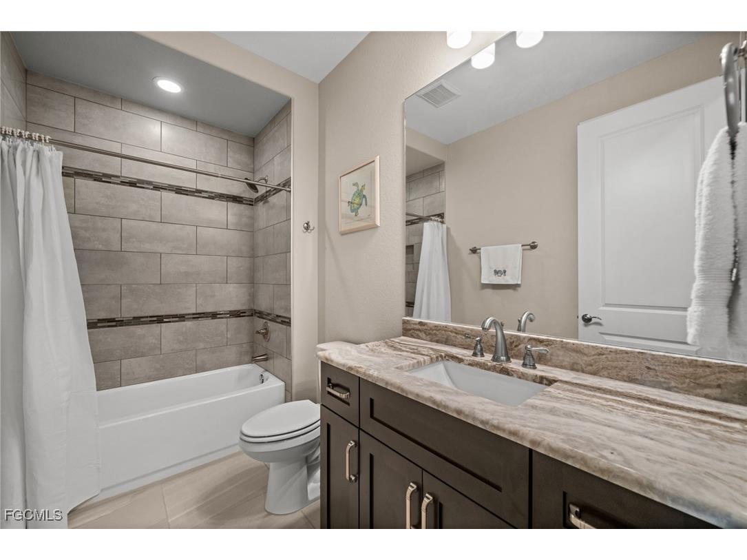 211 SE 37th Lane Cape Coral FL 33904 2025014084 image28