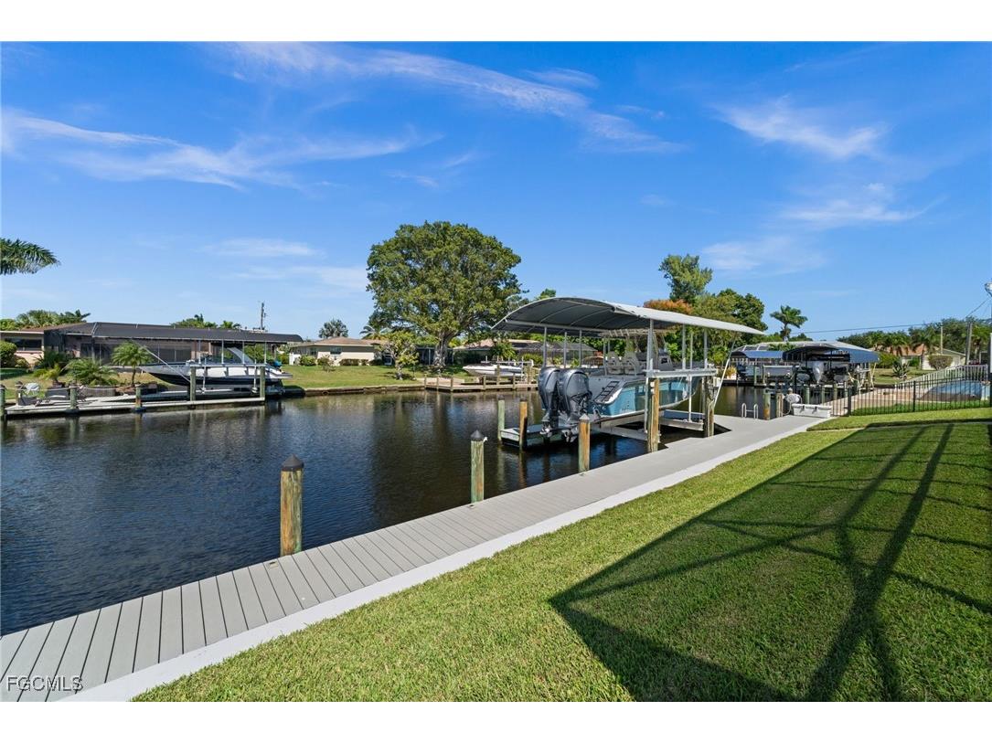 211 SE 37th Lane Cape Coral FL 33904 2025014084 image37