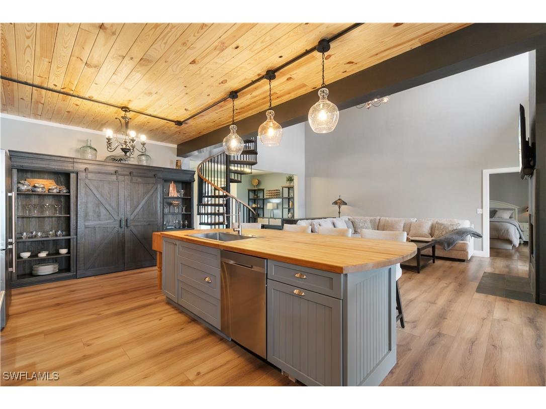 211 Sterling Avenue Fort Myers Beach FL 33931 225057651 image9