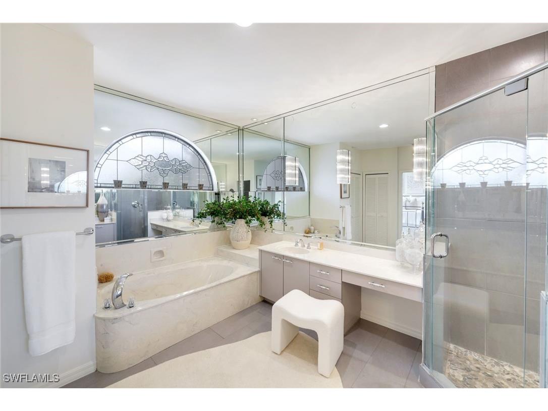 211 Via Napoli Naples FL 34105 225077412 image24