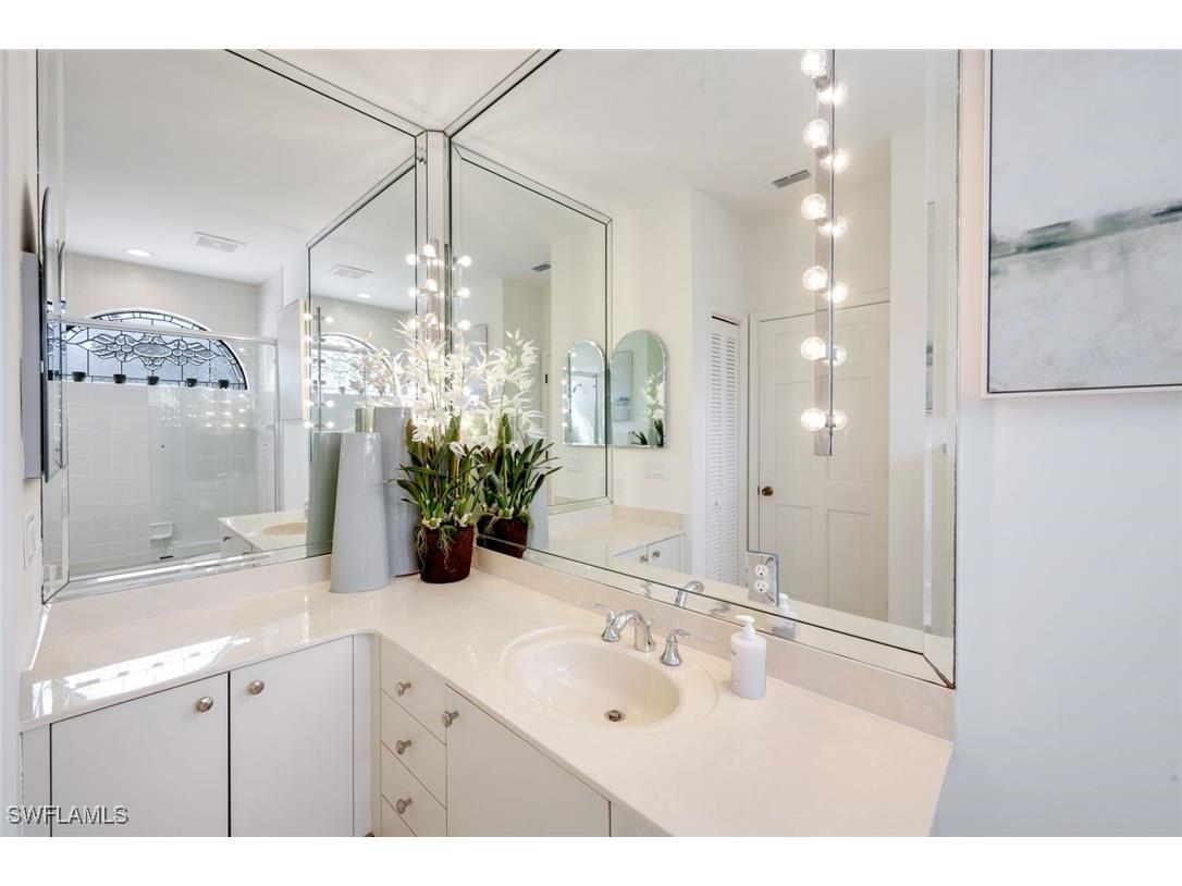 211 Via Napoli Naples FL 34105 225077412 image28