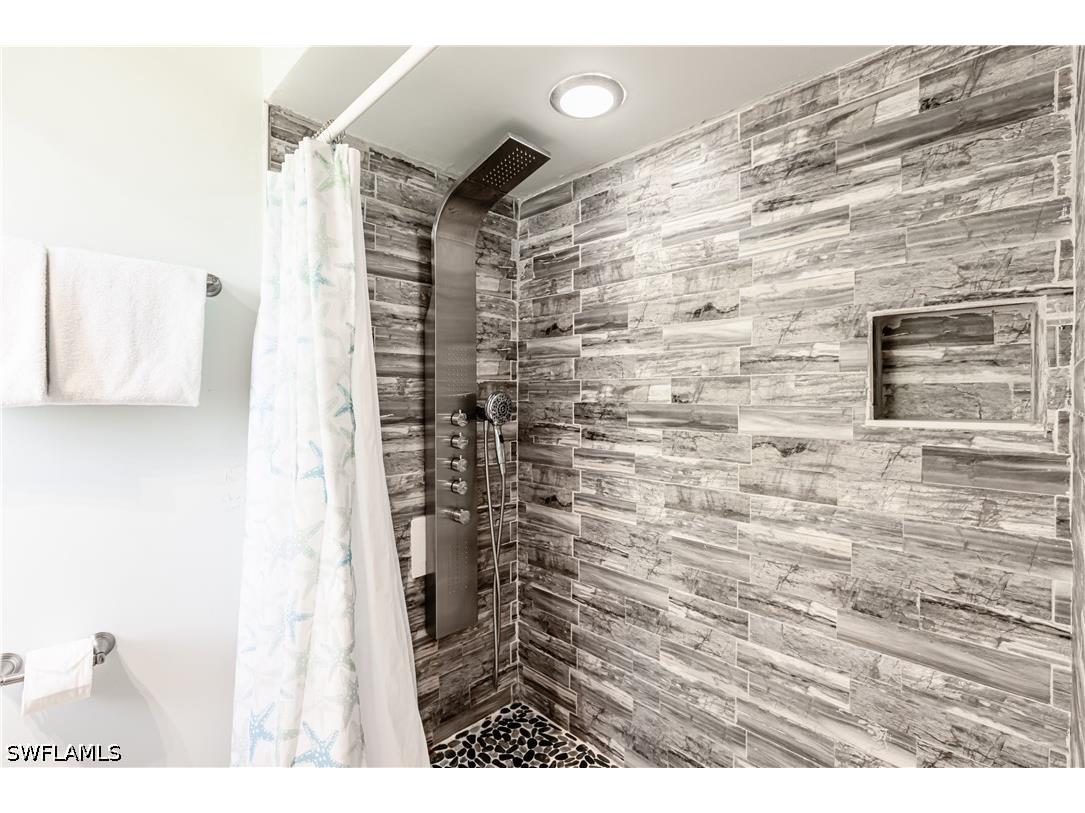211 W Flamingo Circle Marco Island FL 34145 226013818 image10
