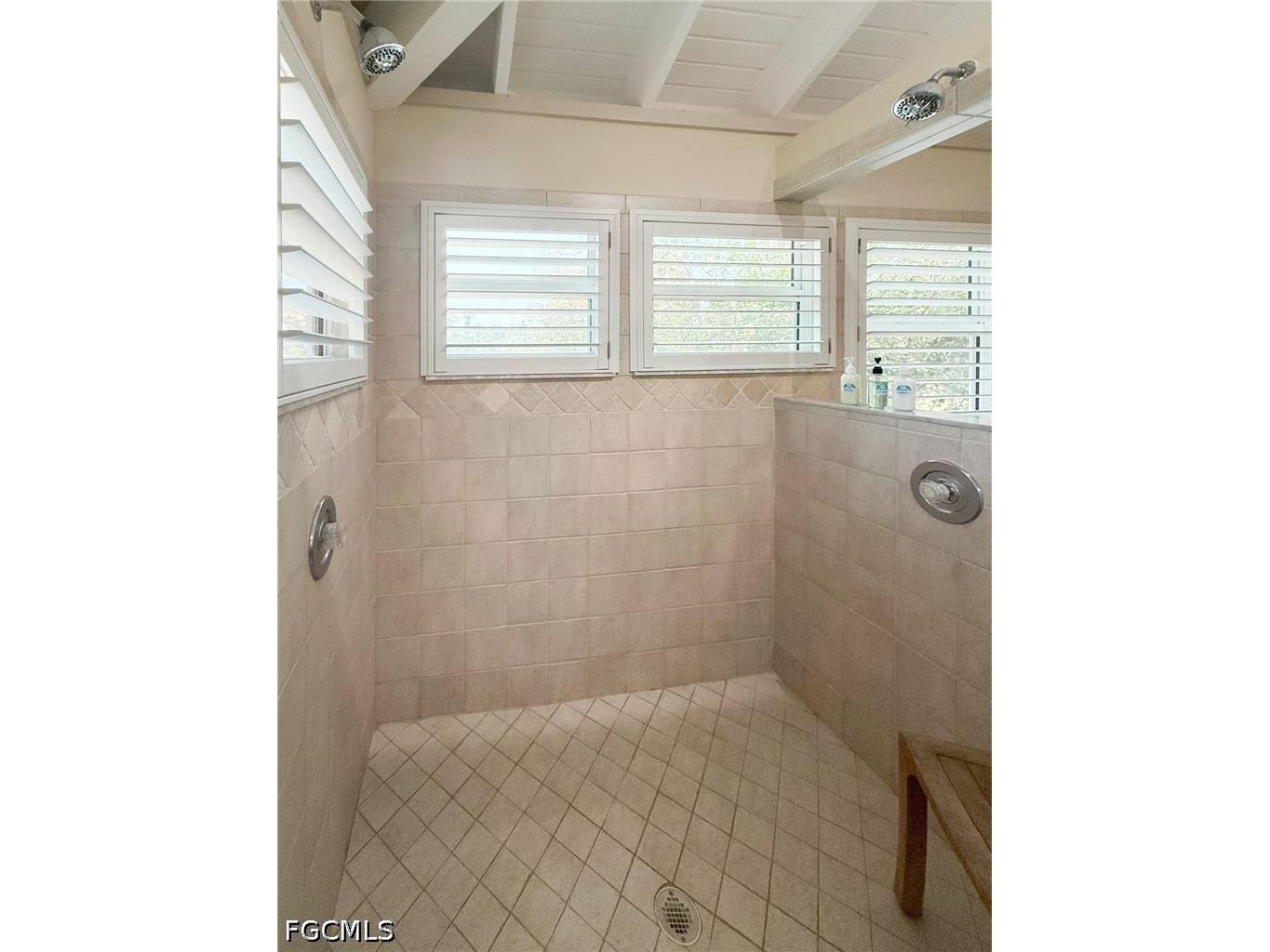211 White Pelican Drive Upper Captiva FL 33924 2026013789 image32