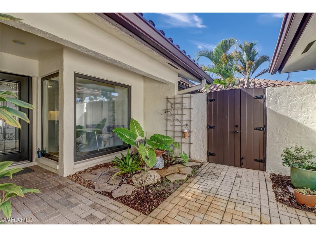 2110 Buckingham Lane #U-8 Naples FL 34112 223023565 image1