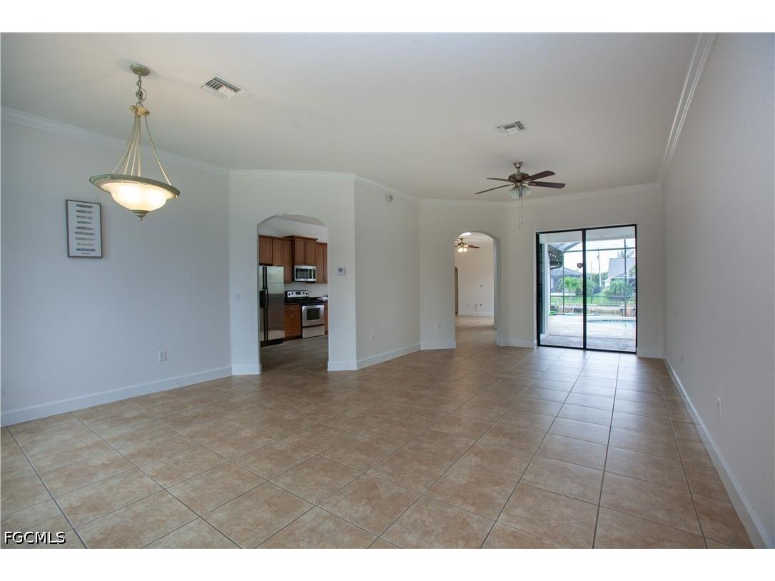 2110 SW 38th Terrace Cape Coral FL 33914 2026009193 image3