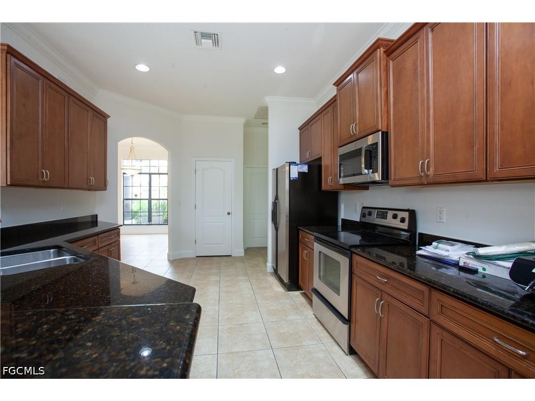 2110 SW 38th Terrace Cape Coral FL 33914 2026009193 image4