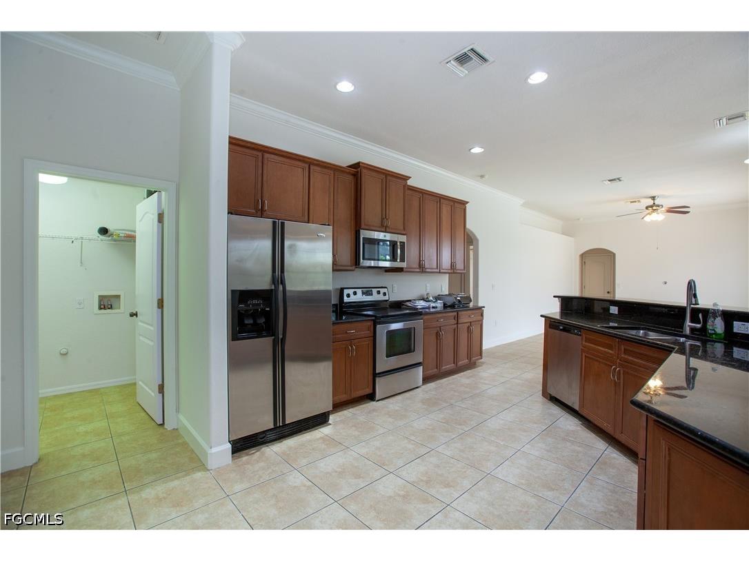 2110 SW 38th Terrace Cape Coral FL 33914 2026009193 image5