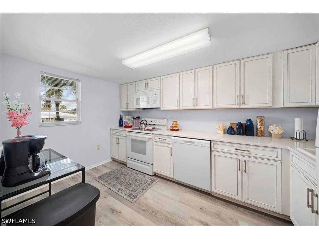 2111 Barkeley Lane #10 Fort Myers FL 33907 226018627 image3