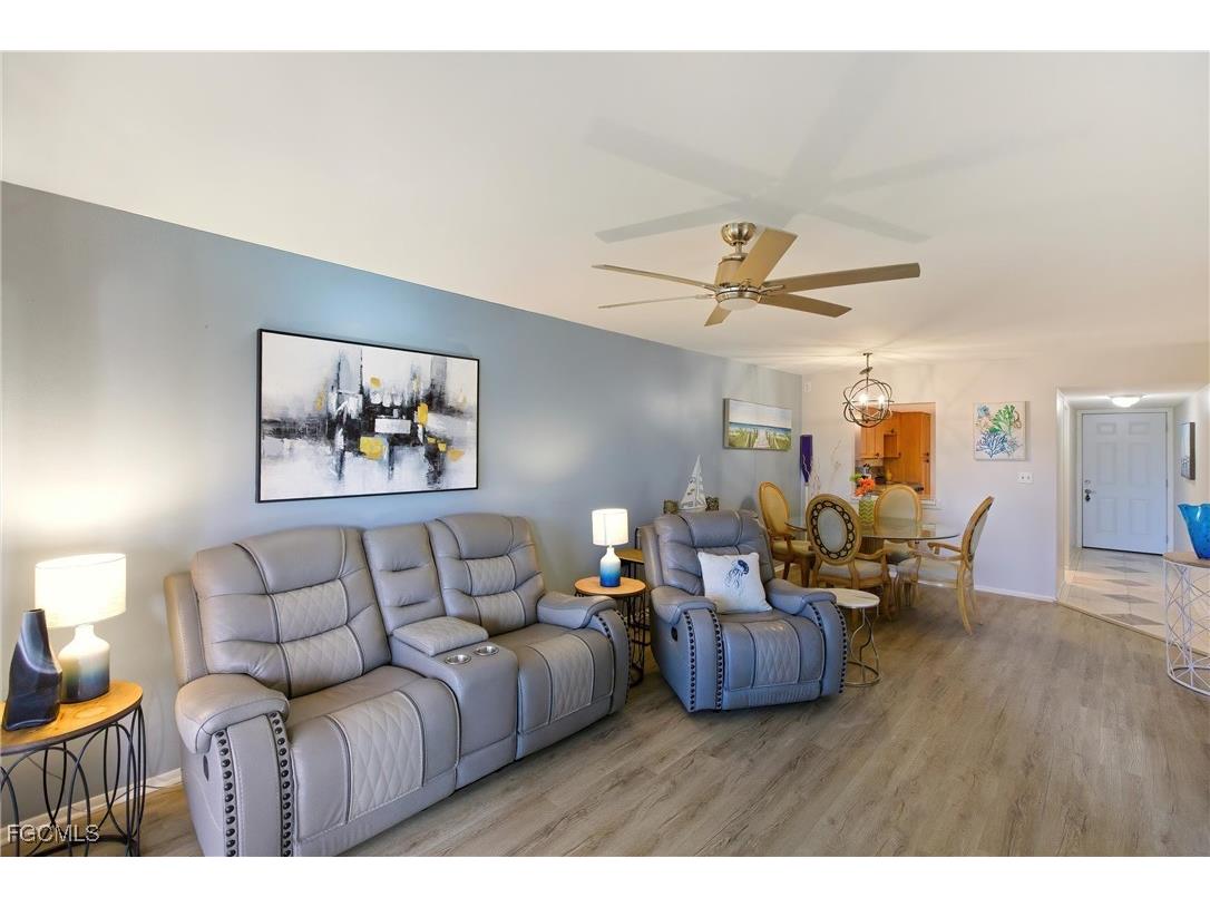 2111 Barkeley Lane #18 Fort Myers FL 33907 2025022891 image1