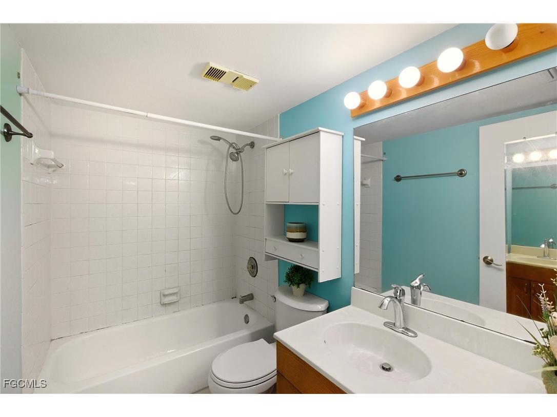 2111 Barkeley Lane #18 Fort Myers FL 33907 2025022891 image14