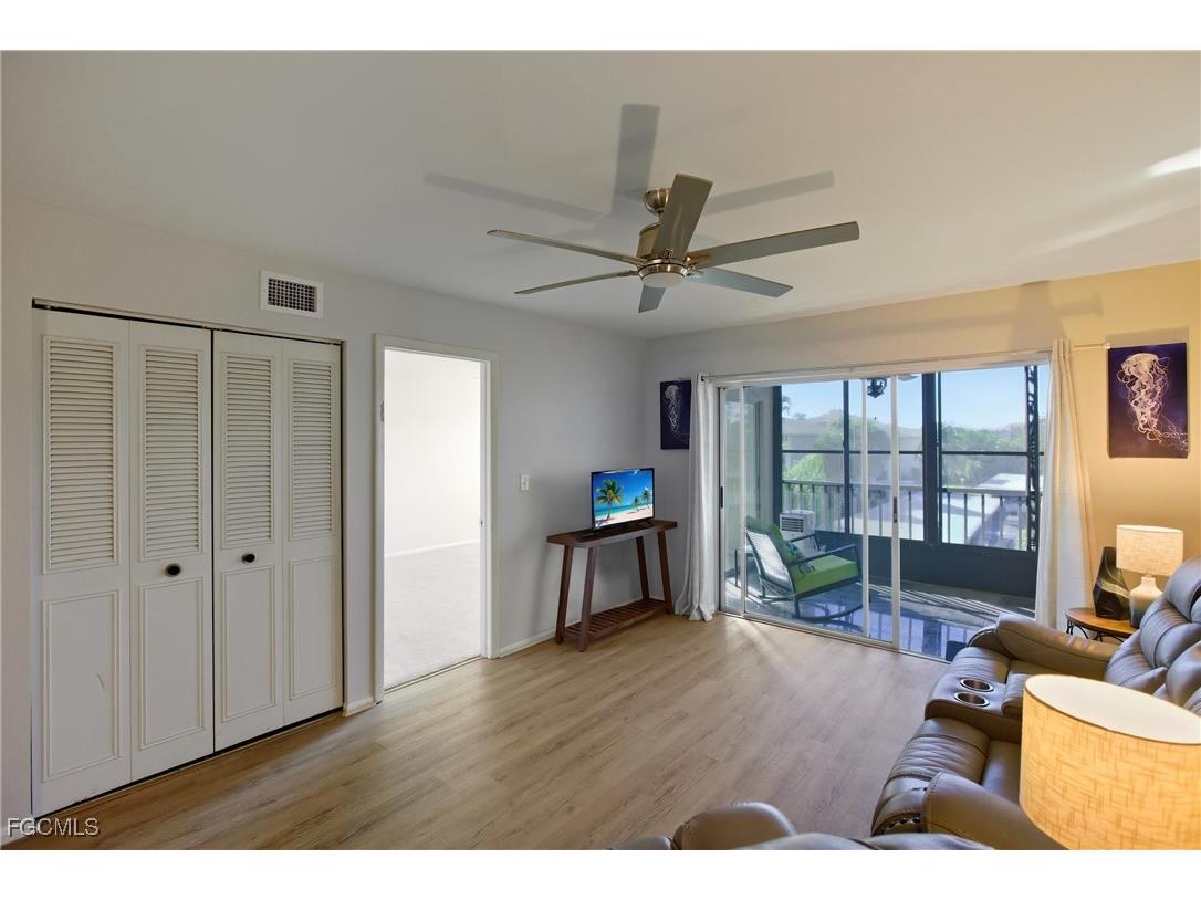 2111 Barkeley Lane #18 Fort Myers FL 33907 2025022891 image3