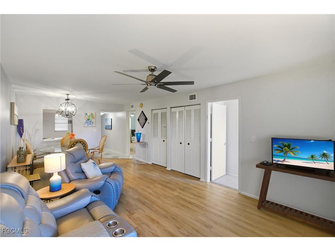 2111 Barkeley Lane #18 Fort Myers FL 33907 2025022891 image4