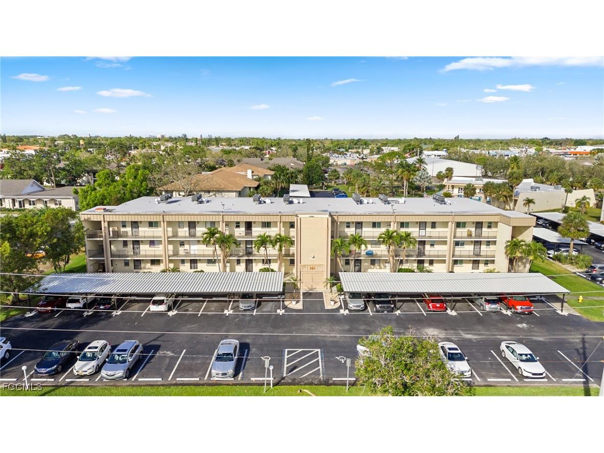 2111 Barkeley Lane #19 Fort Myers FL 33907 2025012341 image1