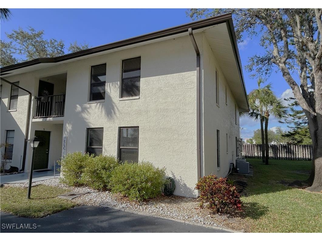 2111 Crystal Drive #6 Fort Myers FL 33907 224091680 image1