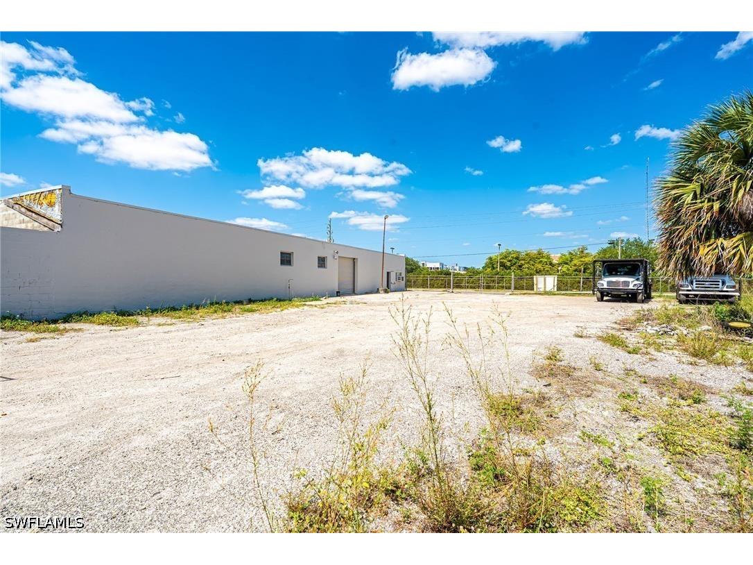 2111 Fowler Street Fort Myers FL 33901 226023230 image8