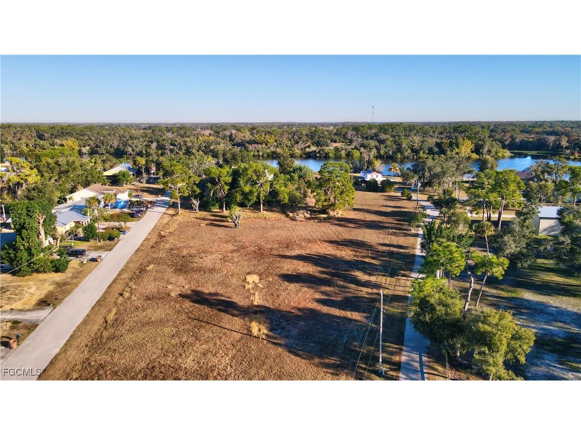 2111 Gardner Court Alva FL 33920 2026001519 image33